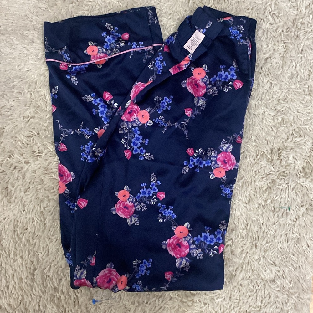 Victoria's Secret Satin Navy and Pink Floral Pajama Set size medium long - Picture 6 of 6